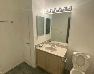7151 S Durango Drive - Photo Thumbnail 11