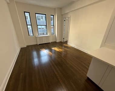 East 46th Street - Photo Thumbnail 1