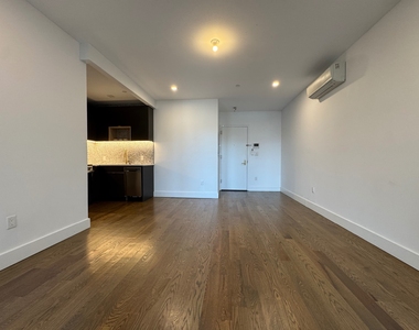 244 Hawthorne Street - Photo Thumbnail 4