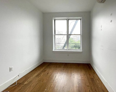 244 Hawthorne Street - Photo Thumbnail 4