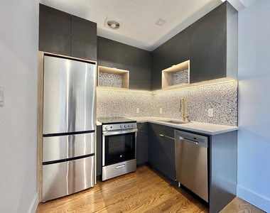 244 Hawthorne Street - Photo Thumbnail 7