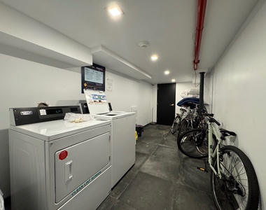 244 Hawthorne Street - Photo Thumbnail 6