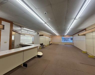101 W Main Street - Photo Thumbnail 11