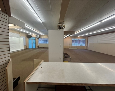 101 W Main Street - Photo Thumbnail 17