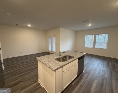 1204 Fagiolo Street - Photo Thumbnail 5