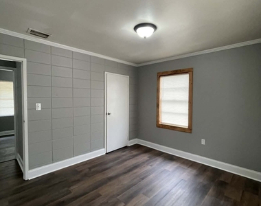 113 Lakeview Drive - Photo Thumbnail 12