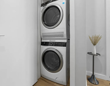 219 Lenox Road - Photo Thumbnail 6