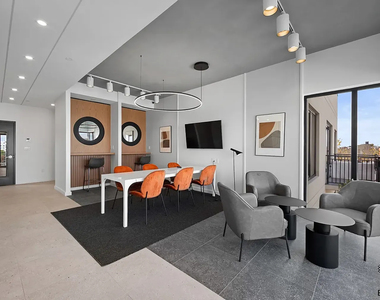 219 Lenox Road - Photo Thumbnail 4