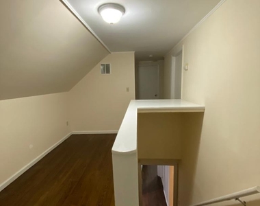 328 Jersey Avenue - Photo Thumbnail 23