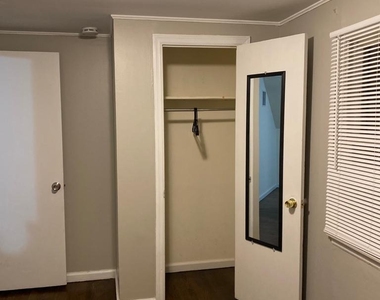 328 Jersey Avenue - Photo Thumbnail 18