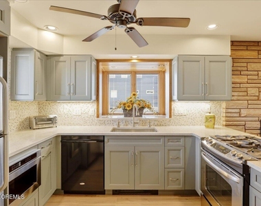 8 Ortley Avenue - Photo Thumbnail 1