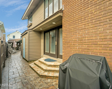 8 Ortley Avenue - Photo Thumbnail 38