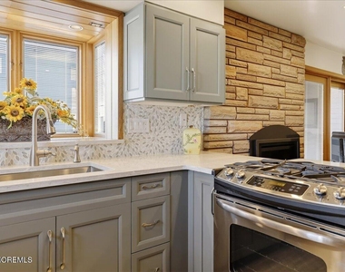 8 Ortley Avenue - Photo Thumbnail 13