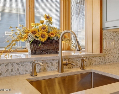8 Ortley Avenue - Photo Thumbnail 12