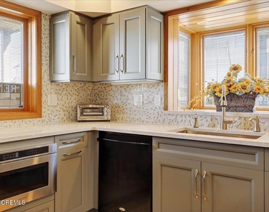 8 Ortley Avenue - Photo Thumbnail 11