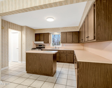 429 Lake Avenue - Photo Thumbnail 13