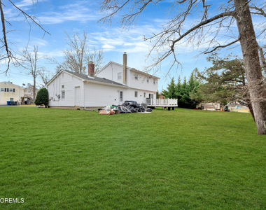 429 Lake Avenue - Photo Thumbnail 38
