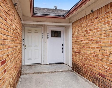 716 E Pecan Street - Photo Thumbnail 26