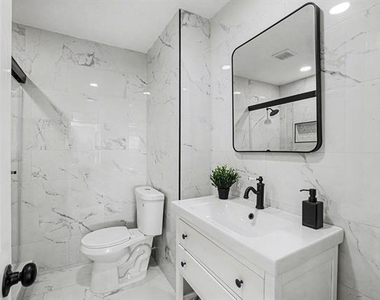 716 E Pecan Street - Photo Thumbnail 18