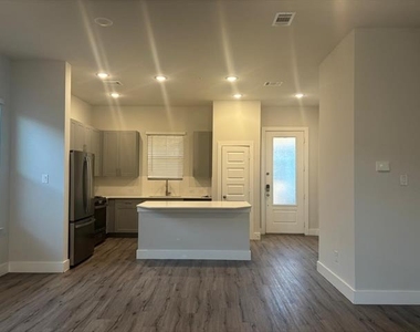 825 W Mayfield Road - Photo Thumbnail 2