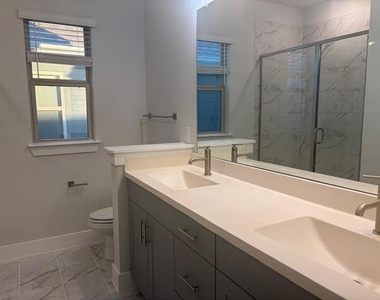 825 W Mayfield Road - Photo Thumbnail 11