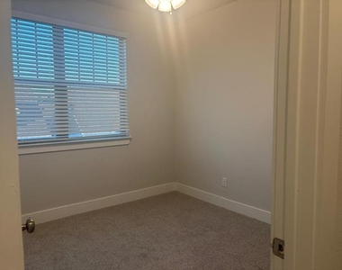 825 W Mayfield Road - Photo Thumbnail 16