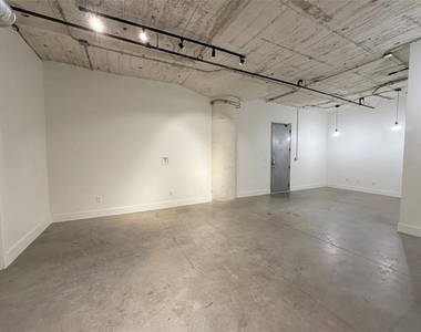 1122 Jackson Street - Photo Thumbnail 7