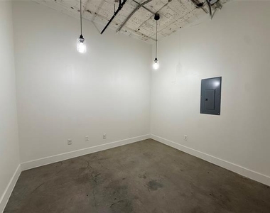 1122 Jackson Street - Photo Thumbnail 8