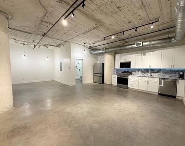 1122 Jackson Street - Photo Thumbnail 6