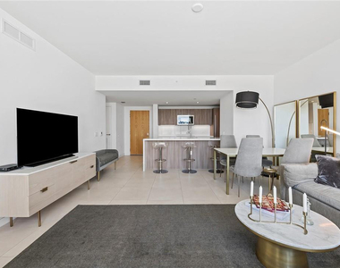 401 N Birch Road - Photo Thumbnail 5