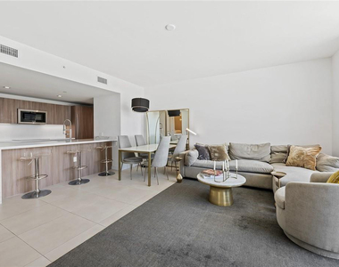 401 N Birch Road - Photo Thumbnail 6