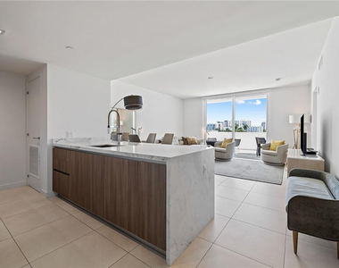 401 N Birch Road - Photo Thumbnail 7