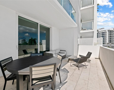 401 N Birch Road - Photo Thumbnail 2
