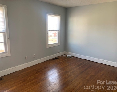 544 N Center Street - Photo Thumbnail 5