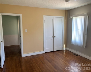 544 N Center Street - Photo Thumbnail 27