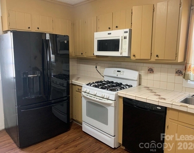 544 N Center Street - Photo Thumbnail 6
