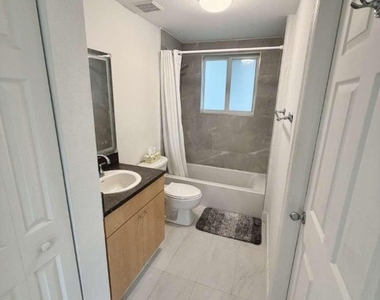 7516 Ne 1st Avenue - Photo Thumbnail 4