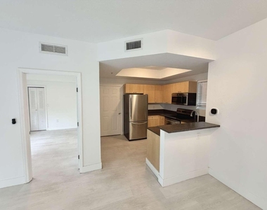 7516 Ne 1st Avenue - Photo Thumbnail 2