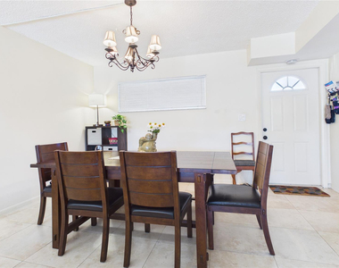 381 S Hollybrook Drive - Photo Thumbnail 9