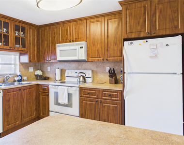 381 S Hollybrook Drive - Photo Thumbnail 3