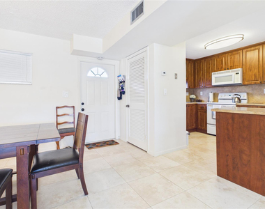 381 S Hollybrook Drive - Photo Thumbnail 10