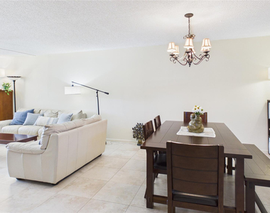 381 S Hollybrook Drive - Photo Thumbnail 5
