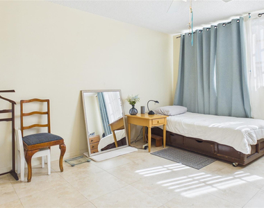 381 S Hollybrook Drive - Photo Thumbnail 14