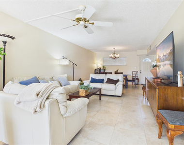 381 S Hollybrook Drive - Photo Thumbnail 11
