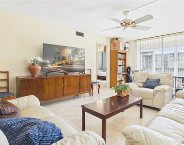 381 S Hollybrook Drive - Photo Thumbnail 8