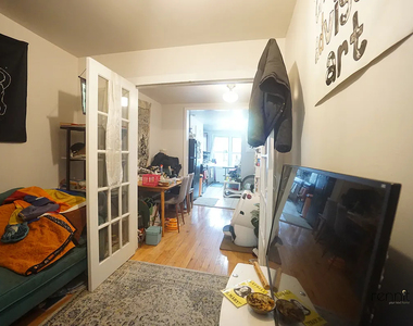 689 Park Avenue - Photo Thumbnail 5