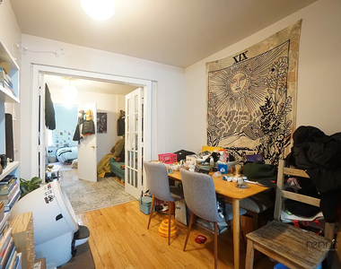 689 Park Avenue - Photo Thumbnail 2