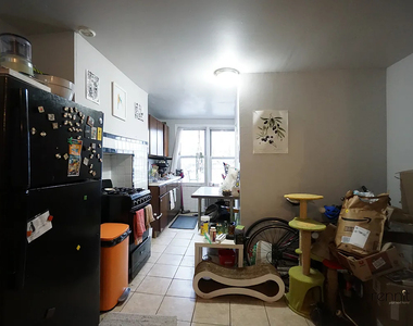 689 Park Avenue - Photo Thumbnail 3