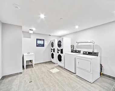 290 Linden Boulevard - Photo Thumbnail 5