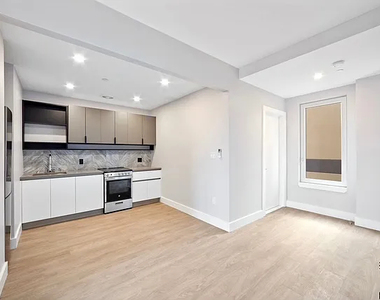 290 Linden Boulevard - Photo Thumbnail 1